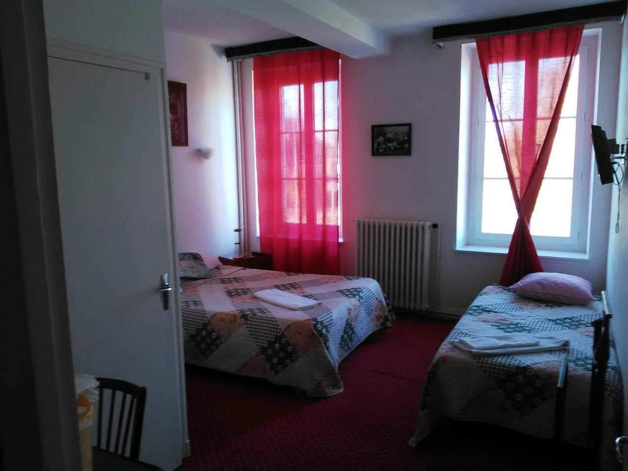Отель Le Relais De La Marche Aigurande Экстерьер фото